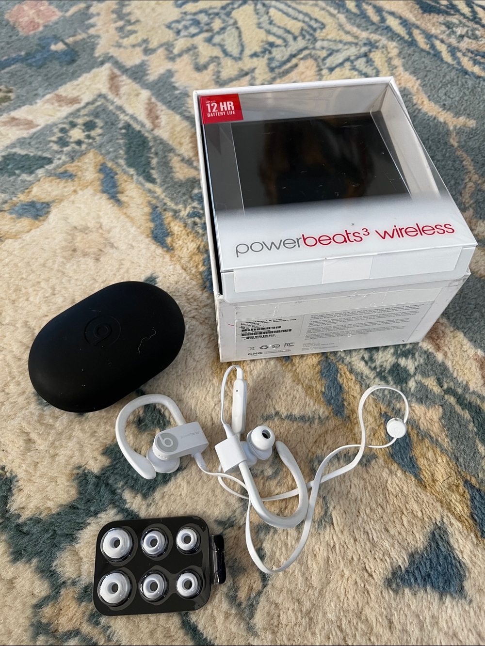 Powerbeats³ Wireless Earphones - White with Black Case